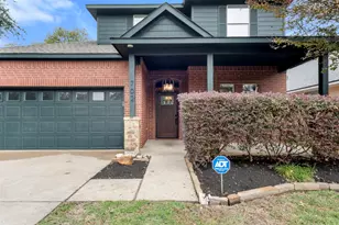 702 Clayton St, Tomball, TX 77375 - Photo 1