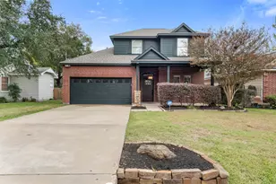 702 Clayton St, Tomball, TX 77375 - Photo 1