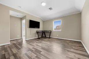 702 Clayton St, Tomball, TX 77375 - Photo 19