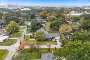 702 Clayton St, Tomball, TX 77375 - Photo 31