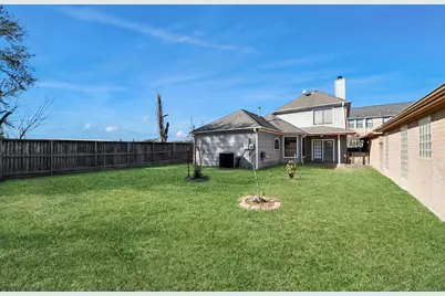 8047 Oakwood Garden Street, Houston, TX 77040 - Photo 5