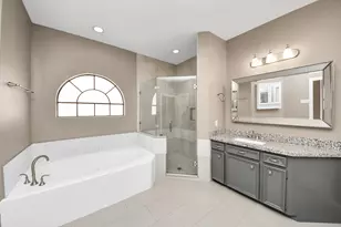 8047 Oakwood Garden St, Houston, TX 77040 - Photo 25