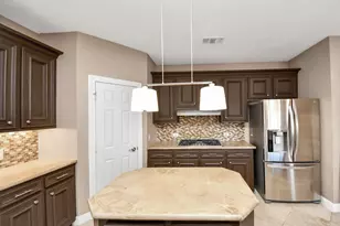 8047 Oakwood Garden St, Houston, TX 77040 - Photo 15