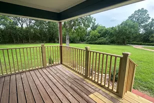 10614 Dierking, Brenham, TX 77833 - Photo 5