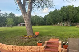 10614 Dierking, Brenham, TX 77833 - Photo 3