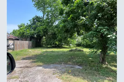 407 E 40th 1/2 Street, Houston, TX 77018 - Photo 3