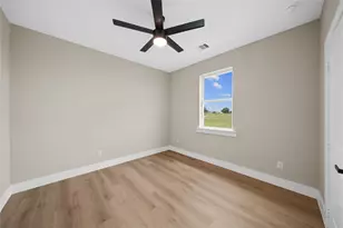 560 Quarter Horse Trail, Angleton, TX 77515 - Photo 19