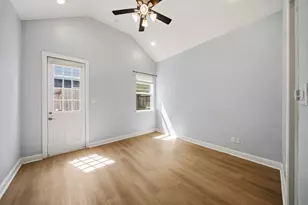 5434 Camaguey St, Houston, TX 77023 - Photo 9