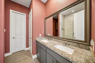 5434 Camaguey St, Houston, TX 77023 - Photo 13