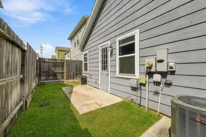 5434 Camaguey Street, Houston, TX 77023 - Photo 17