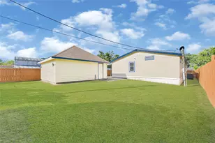 3233 Clarksville St, La Porte, TX 77571 - Photo 3