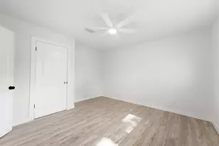 262 Oakland St, Baytown, TX 77520 - Photo 19