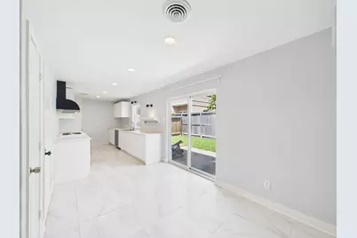 5627 Winsome Lane, Houston, TX 77057 - Photo 7