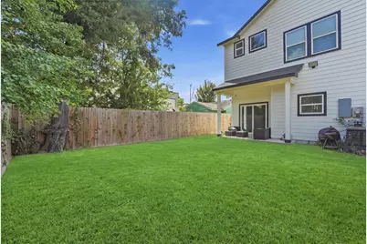 5839 Southwell Street #B, Houston, TX 77033 - Photo 23