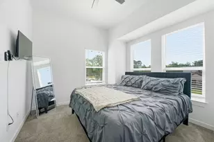 5839 Southwell St, Houston, TX 77033 - Photo 13