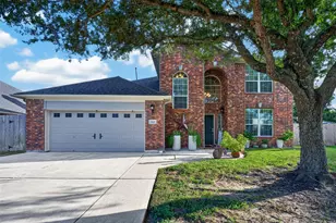 113 Erin Ct, La Porte, TX 77571 - Photo 1