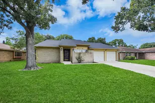 2118 Pilgrims Bend Dr, Friendswood, TX 77546 - Photo 3