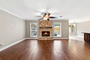 3726 Autumn Ln, Baytown, TX 77521 - Photo 9