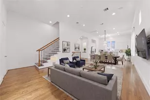 2702 Cortlandt St, Houston, TX 77008 - Photo 3