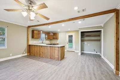 380 Croom, Vidor, TX 77662 - Photo 7