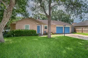 5011 Encino Ct, Friendswood, TX 77546 - Photo 1