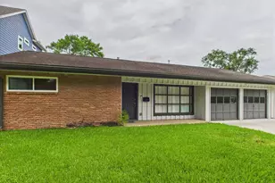 9202 Bintliff Dr, Houston, TX 77074 - Photo 5