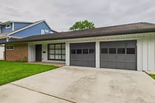 9202 Bintliff Dr, Houston, TX 77074 - Photo 7