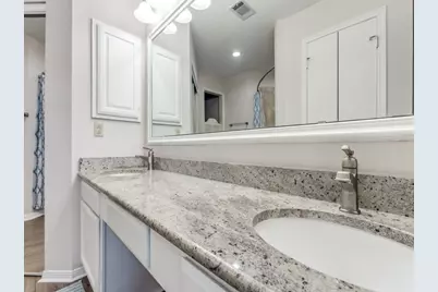 39 N Lakeridge Circle, The Woodlands, TX 77381 - Photo 17