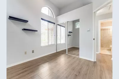 39 N Lakeridge Circle, The Woodlands, TX 77381 - Photo 11