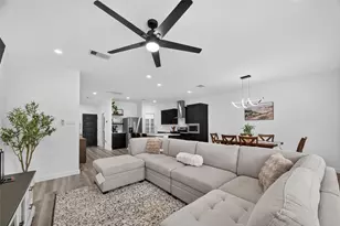 3233 Creston Gate Dr, Houston, TX 77047 - Photo 9