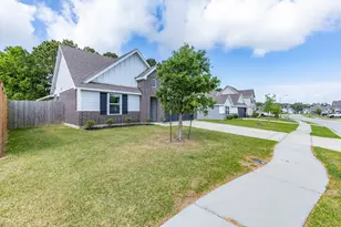 103 Lakeway Circle, Anahuac, TX 77514 - Photo 5
