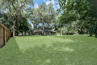 215 Hardy Street, Bacliff, TX 77518 - Photo 37