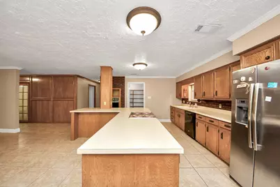 215 Hardy Street, Bacliff, TX 77518 - Photo 11