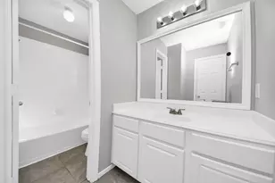 2438 Glenholly Park Dr, Sugar Land, TX 77498 - Photo 23