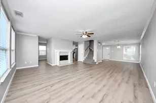 2438 Glenholly Park Dr, Sugar Land, TX 77498 - Photo 11