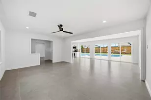 8419 Bluegate Ct, Houston, TX 77025 - Photo 3