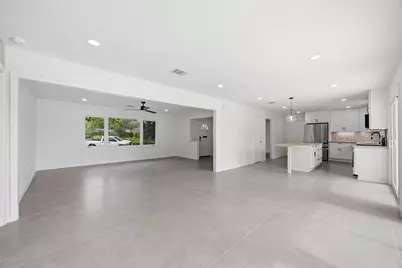 8419 Bluegate Court, Houston, TX 77025 - Photo 5