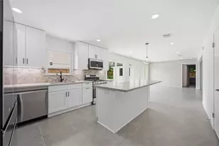 8419 Bluegate Ct, Houston, TX 77025 - Photo 7