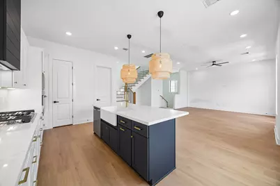 1327 W 22nd Street, Houston, TX 77008 - Photo 5