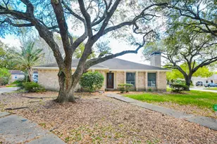 10811 Vickijohn Ct, Houston, TX 77071 - Photo 1