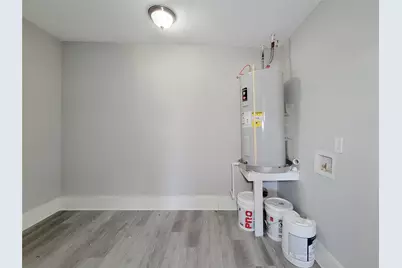 5835 Kenilwood Drive, Houston, TX 77033 - Photo 31