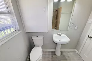 5835 Kenilwood Dr, Houston, TX 77033 - Photo 25