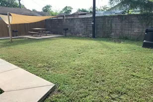 309 Hutcheson St, Houston, TX 77003 - Photo 13