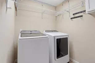 9629 Maribelle Way, Houston, TX 77055 - Photo 11