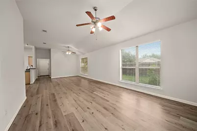 5734 Wandering Creek Drive, Richmond, TX 77469 - Photo 11