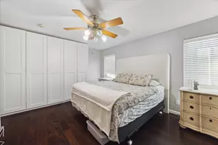 1880 White Oak Dr Dr, Houston, TX 77009 - Photo 9