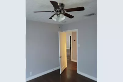 6918 Irvington Blvd #B, Houston, TX 77022 - Photo 7