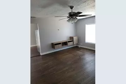 6918 Irvington Blvd #B, Houston, TX 77022 - Photo 9