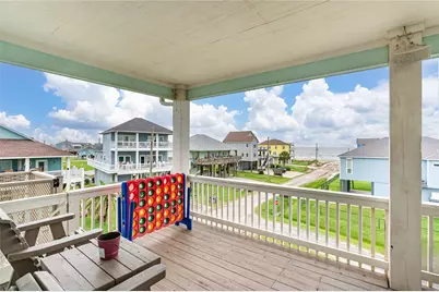 819 Eastview, Crystal Beach, TX 77650 - Photo 15