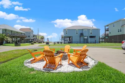 819 Eastview, Crystal Beach, TX 77650 - Photo 3